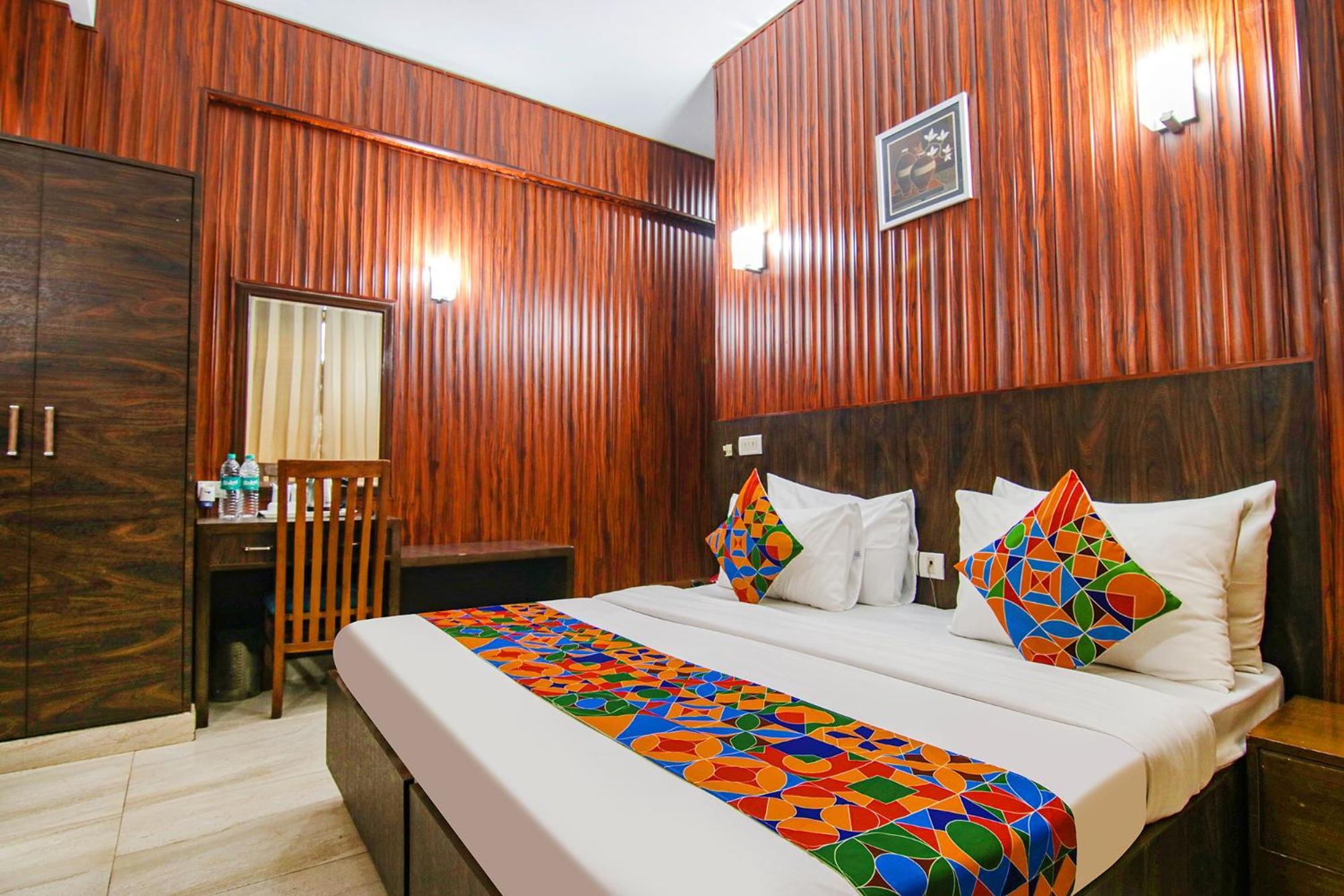 Fabhotel Prime The Rivlet Mg Road Ґурґаон Екстер'єр фото