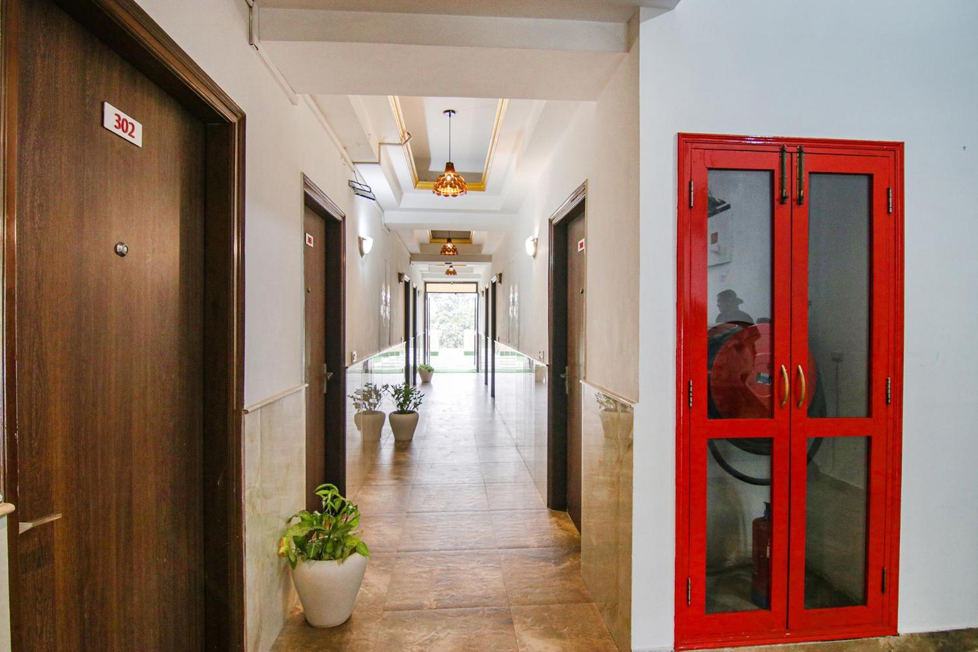 Fabhotel Prime The Rivlet Mg Road Ґурґаон Екстер'єр фото