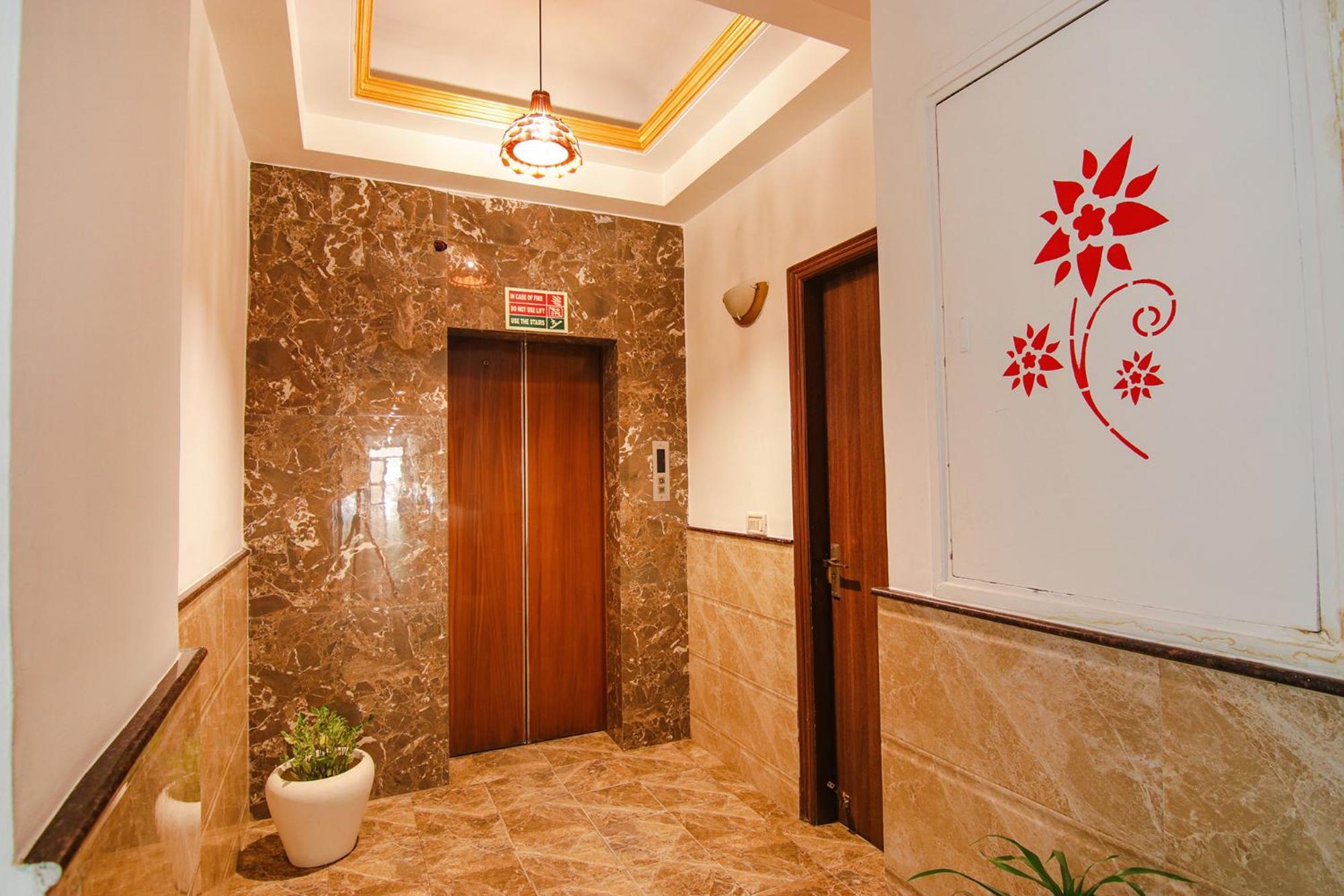Fabhotel Prime The Rivlet Mg Road Ґурґаон Екстер'єр фото