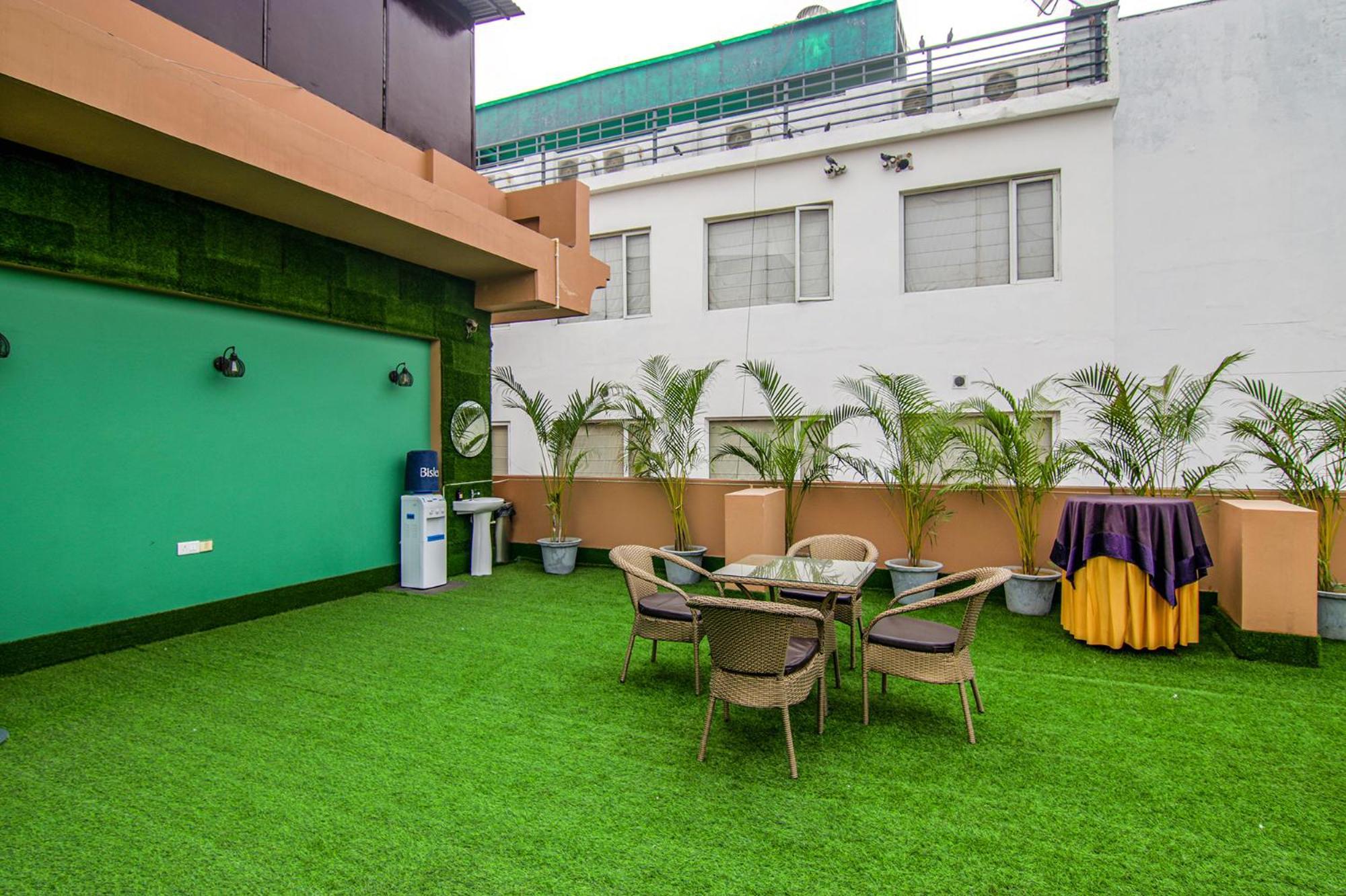 Fabhotel Prime The Rivlet Mg Road Ґурґаон Екстер'єр фото