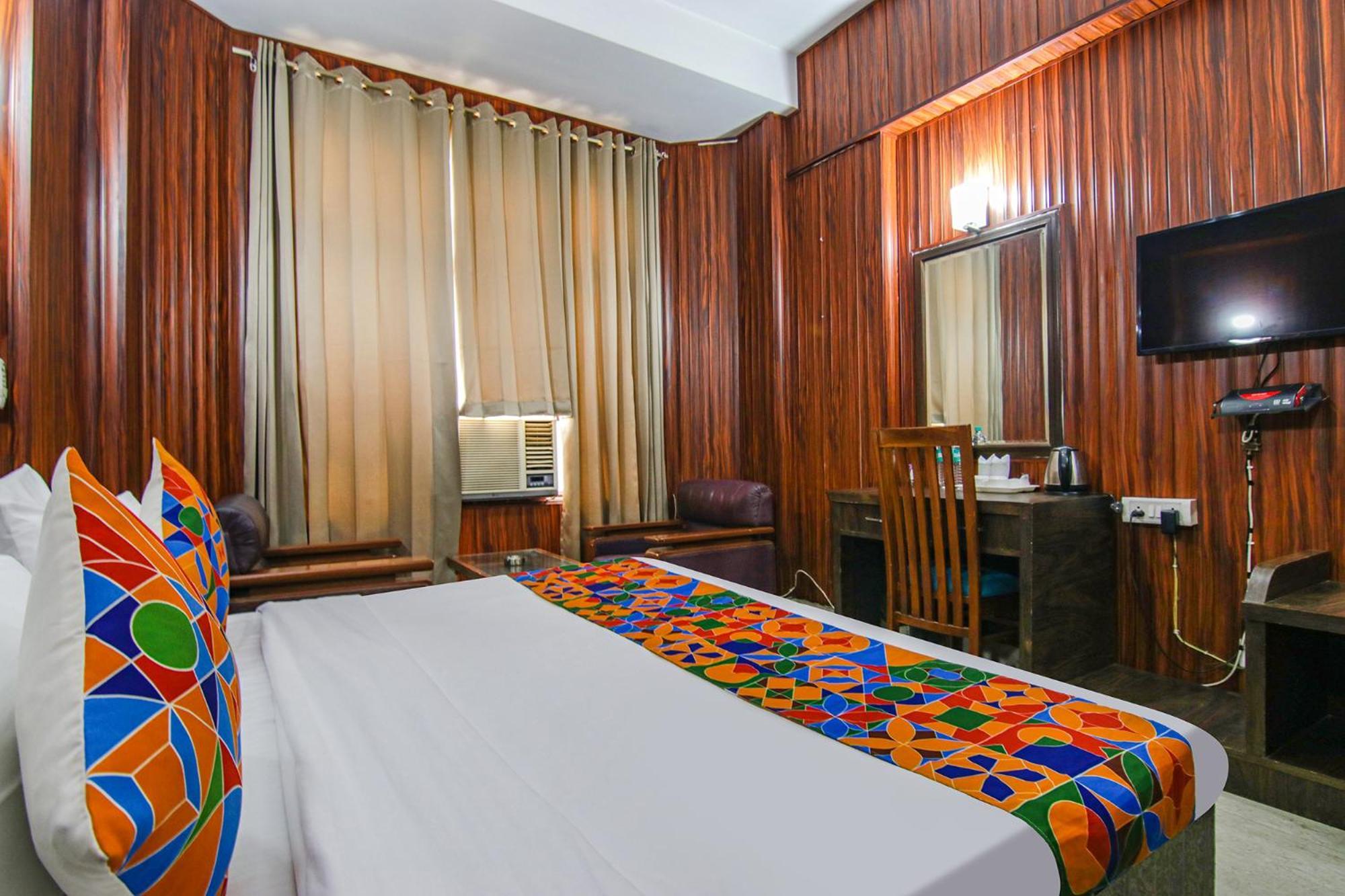 Fabhotel Prime The Rivlet Mg Road Ґурґаон Екстер'єр фото