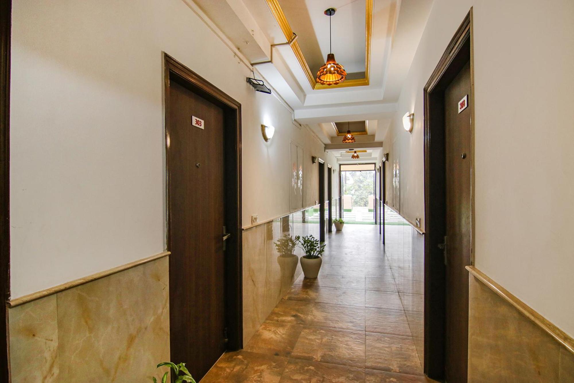 Fabhotel Prime The Rivlet Mg Road Ґурґаон Екстер'єр фото