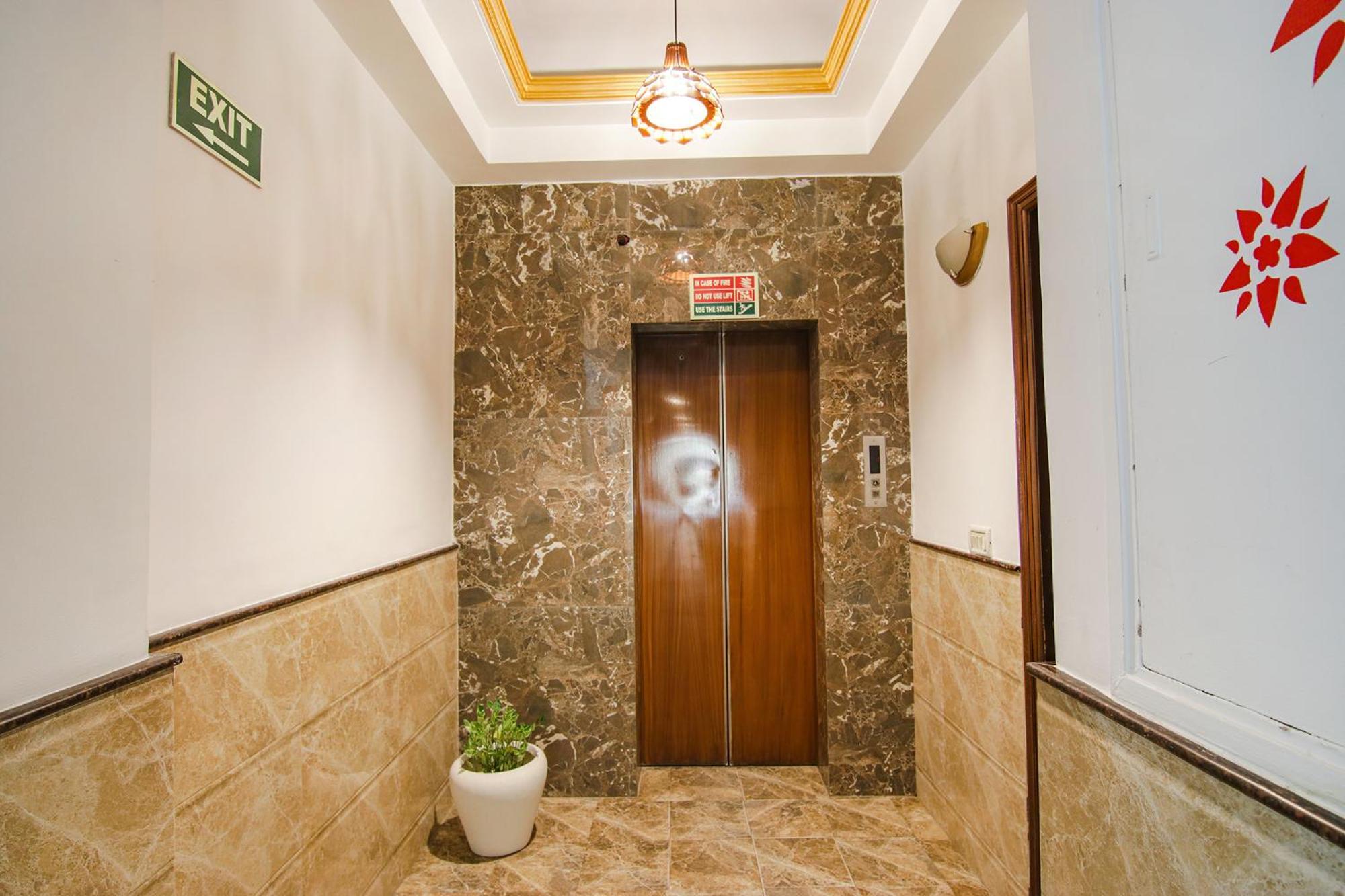 Fabhotel Prime The Rivlet Mg Road Ґурґаон Екстер'єр фото