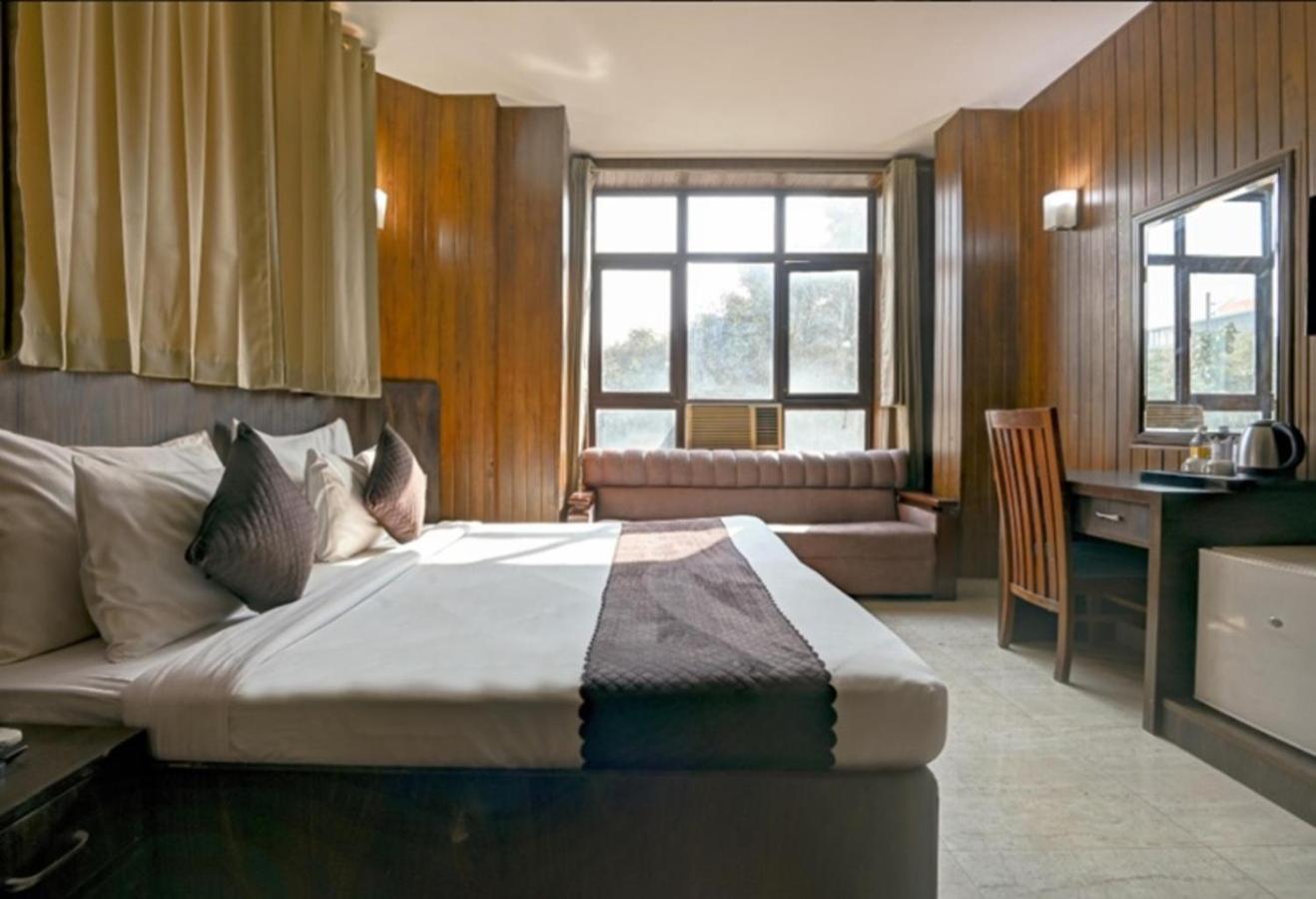 Fabhotel Prime The Rivlet Mg Road Ґурґаон Екстер'єр фото